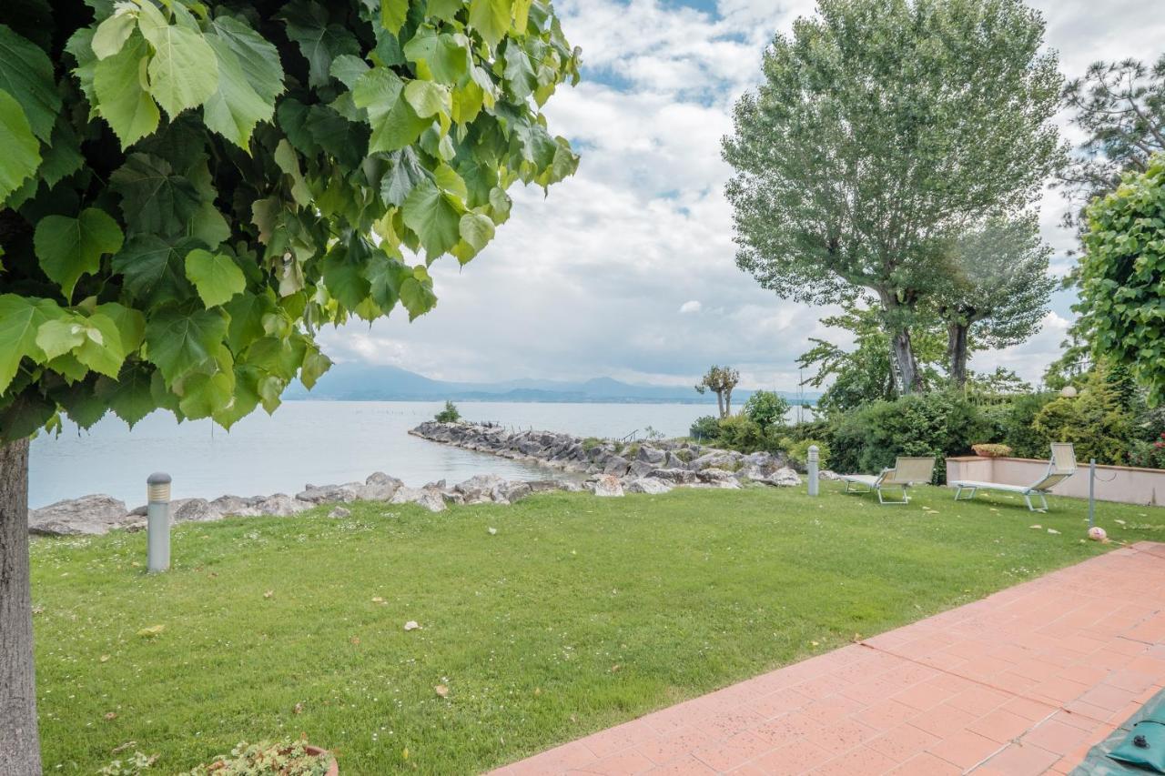 Casa Lugana 9 - Monolocale Con Piscina Fronte Lago Sirmione Kültér fotó