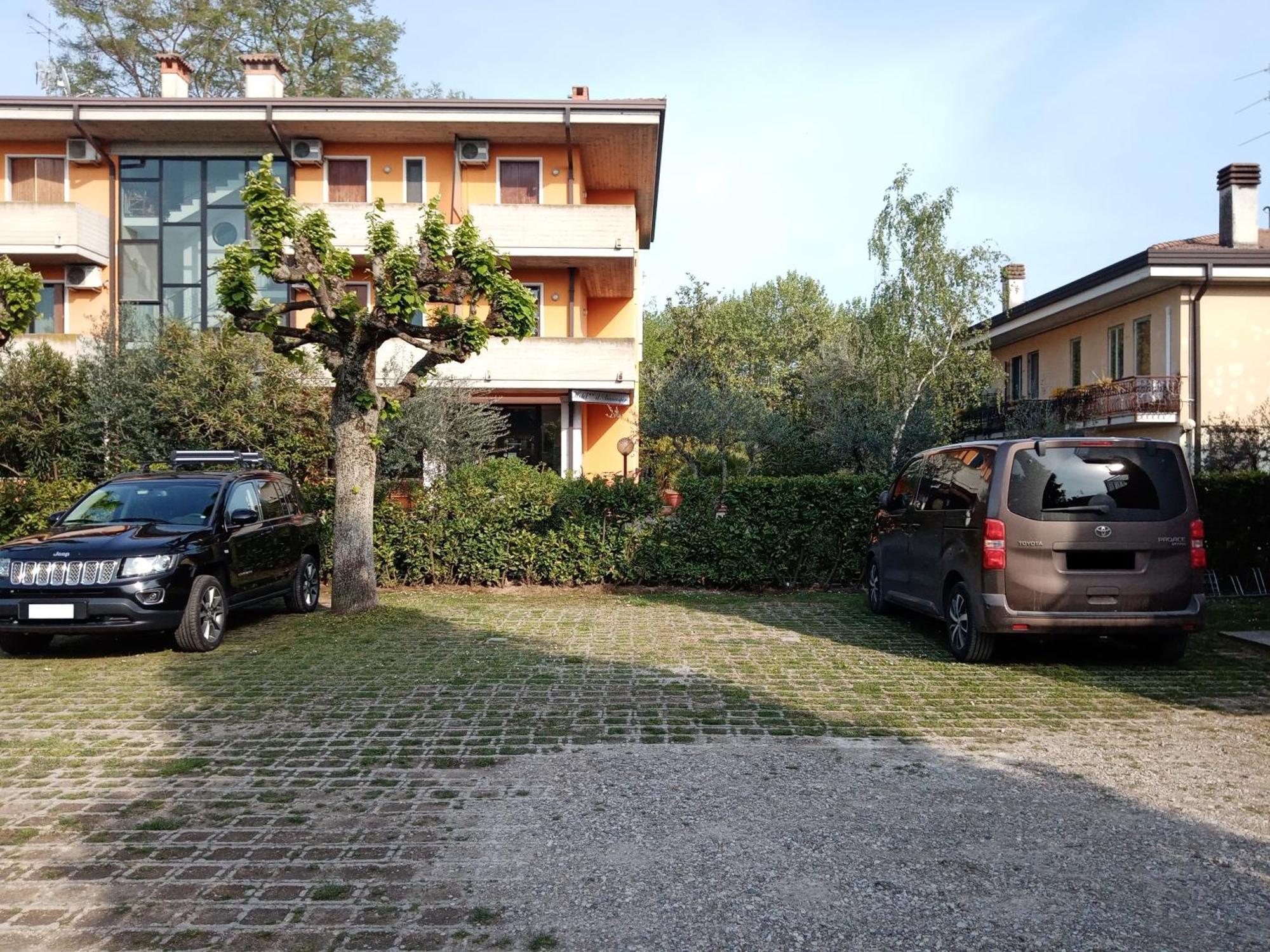 Casa Lugana 9 - Monolocale Con Piscina Fronte Lago Sirmione Kültér fotó